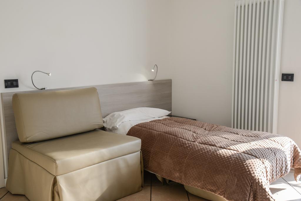 Residence Franca B&B Arco Phòng bức ảnh