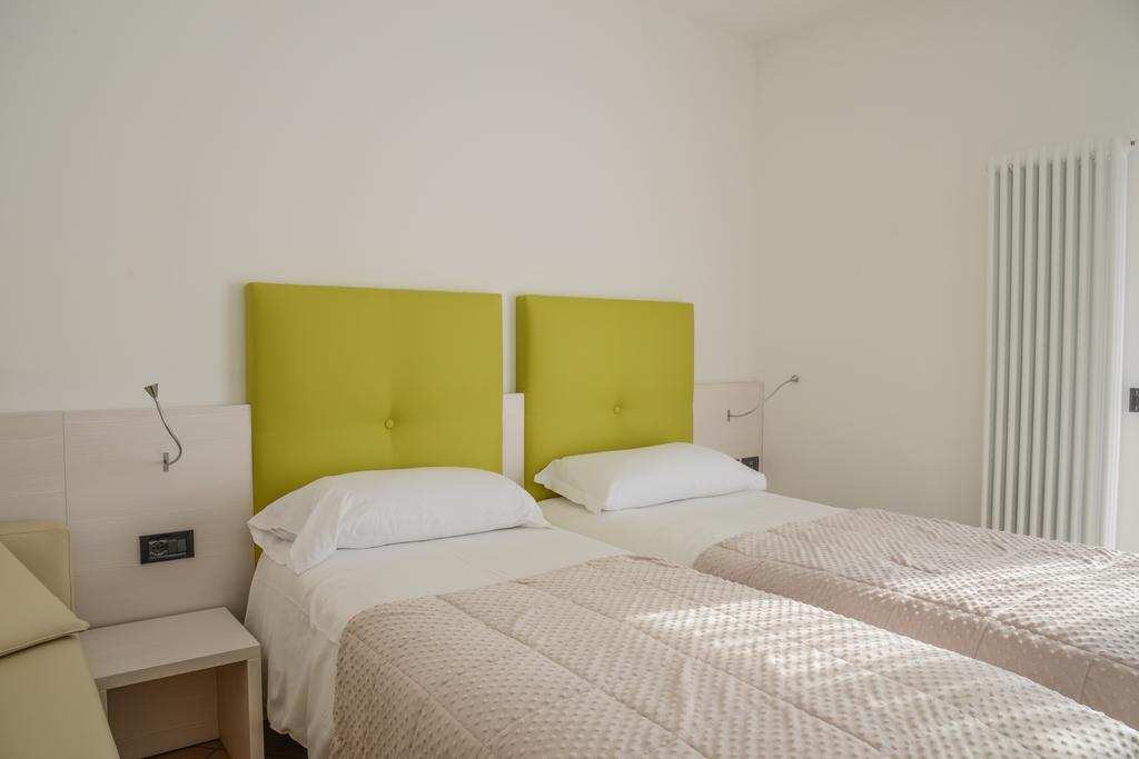 Residence Franca B&B Arco Phòng bức ảnh