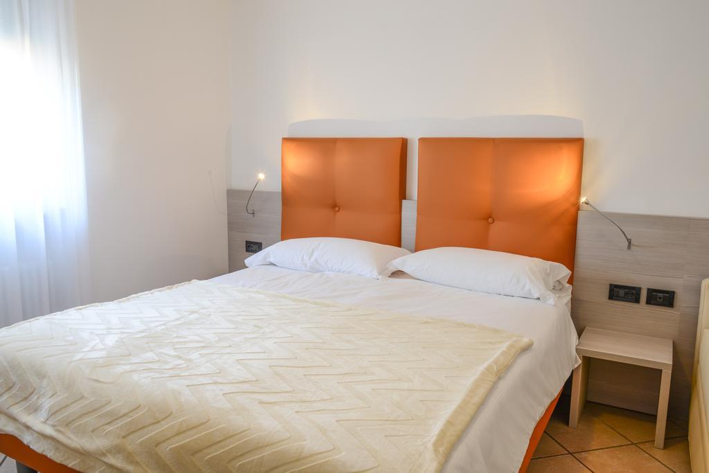 Residence Franca B&B Arco Phòng bức ảnh